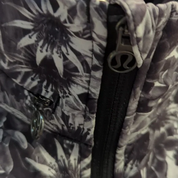 Lululemon Jacket - Picture 4 of 6